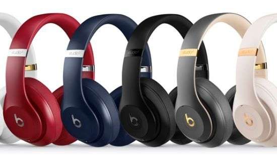 Apple анонсировала беспроводные наушники