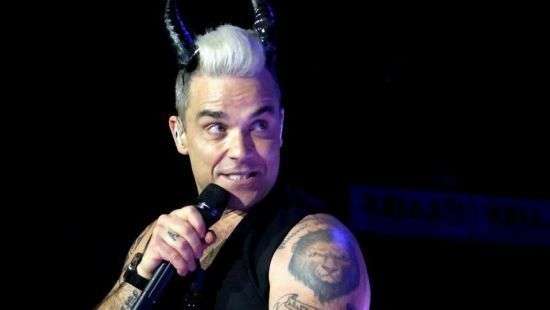 Знаменитый британец отменил все концерты в России