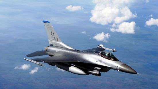 В США рухнул истребитель F-16