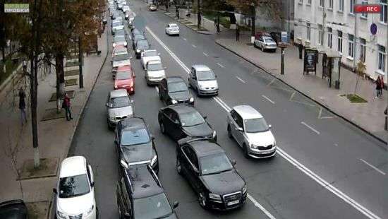 В Киеве шумно проходит акция за легализацию нерастаможенных авто (видео)
