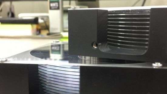 Hoya представила стеклянные пластины для HDD