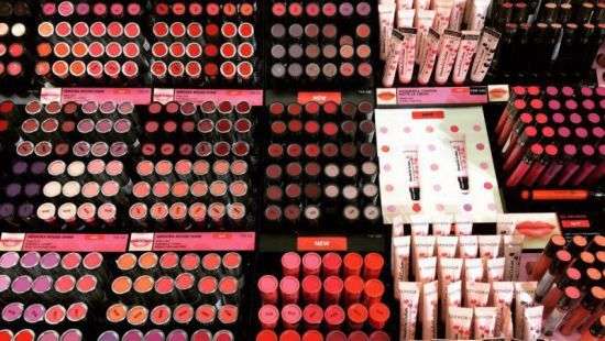 Медики назвали косметические средства, которые могут быть губительны для здоровья