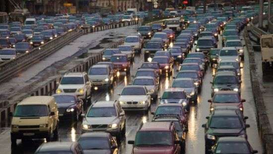В Киеве на Южном мосту на три дня ограничат движение транспорта