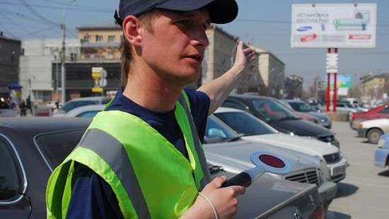 В Киеве орудуют псевдопарковщики