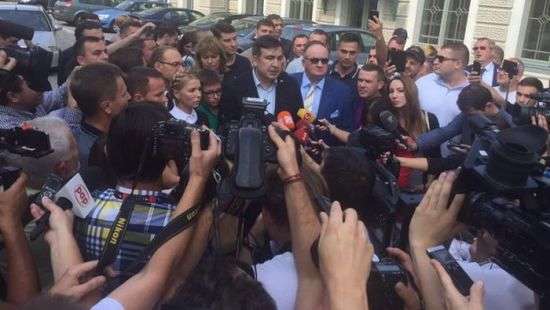 Саакашвили решил въехать в Украину на «Интерсити»