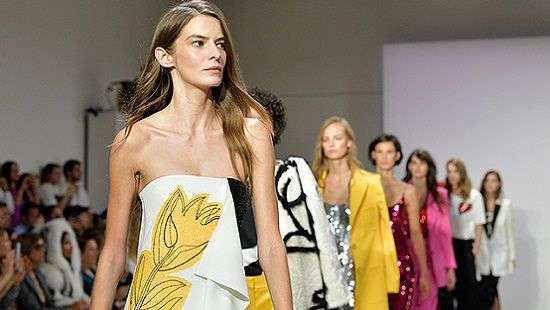 Неделя моды в Нью-Йорке: коллекция Oscar de la Renta и Anna Sui весна-лето 2018 (ФОТО,ВИДЕО)