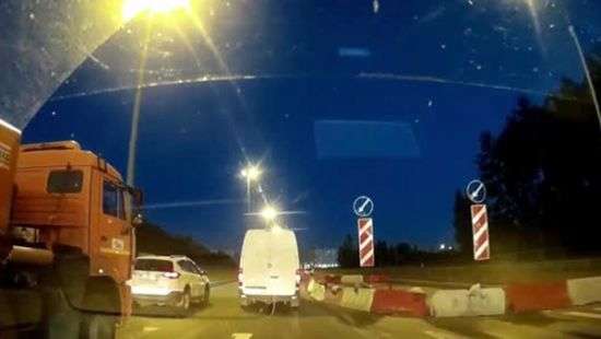 Над Петербургом пролетел огненный шар (ВИДЕО)