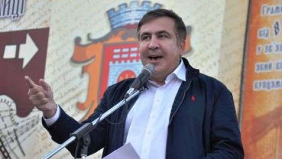 Саакашвили едет «срочно спасать» Киев