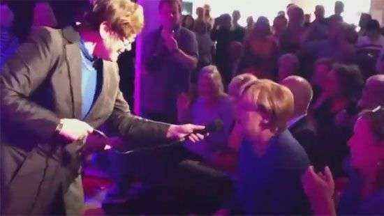 Меркель спела джаз своим избирателям (ВИДЕО)