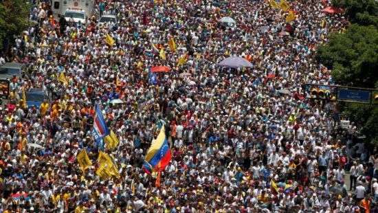 В Венесуэле в девятый раз продлен режим ЧП в экономике