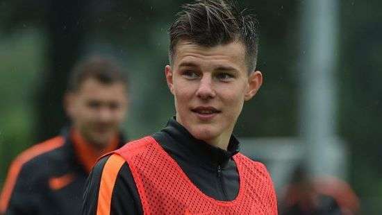 Футболист сборной Украины помог своему клубу в ЛЕ