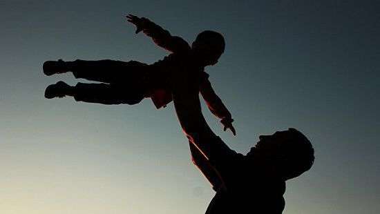 Об опасностях позднего отцовства, рассказали специалисты