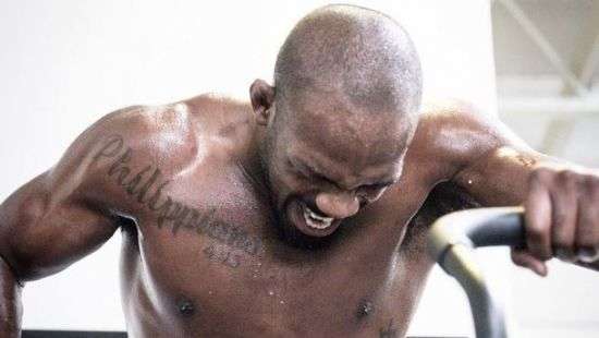 Джонс лишен титула чемпиона UFC