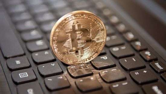 Курс Bitcoin продолжает катиться вниз