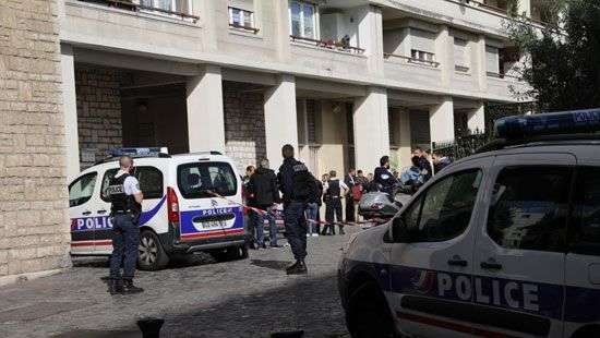 Во Франции мужчина с молотком и криком «Аллах акбар» кидался на женщин