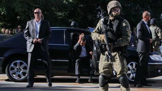 На журналистов напали сотрудники УГО возле ресторана, где был Порошенко