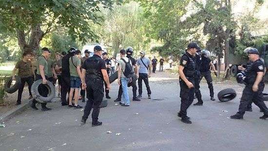 Под судом где слушали «дело 2 мая», произошли стычки (ВИДЕО)