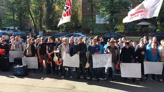 Горняки «Сухой Балки» пришли за справедливостью к стенам Госгеологии