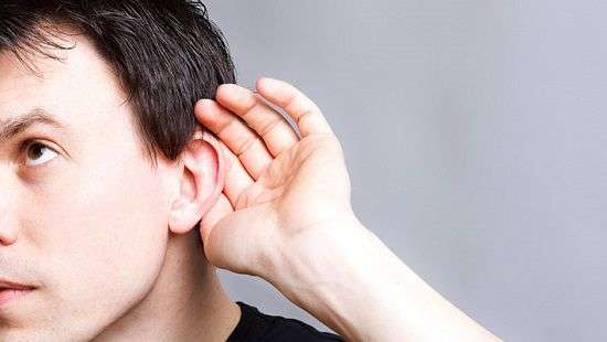 Медики рассказали, кому грозит потеря слуха