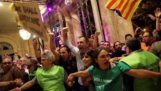 В Барселоне прошел вечерний «кастрюльный протест»