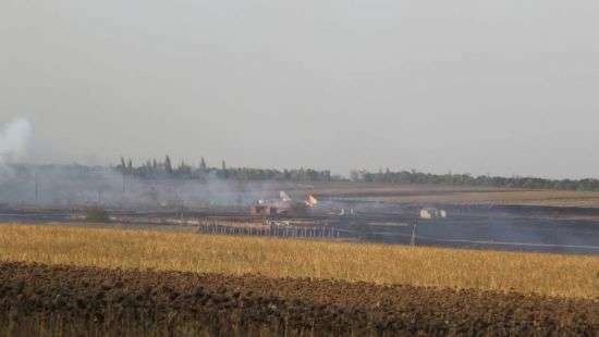 Пожар на военном складе под Мариуполем тушили всю ночь