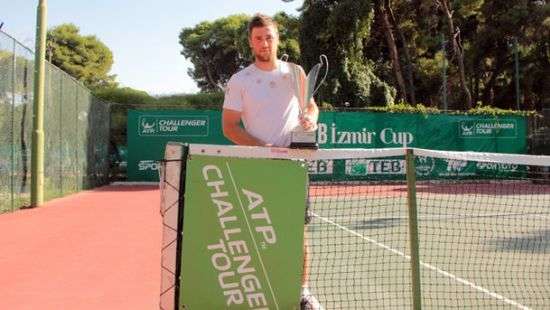 Украинский теннисист выиграл турнир в Измире