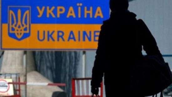 Стало известно, сколько должен получать украинец, чтобы не ездить на заработки