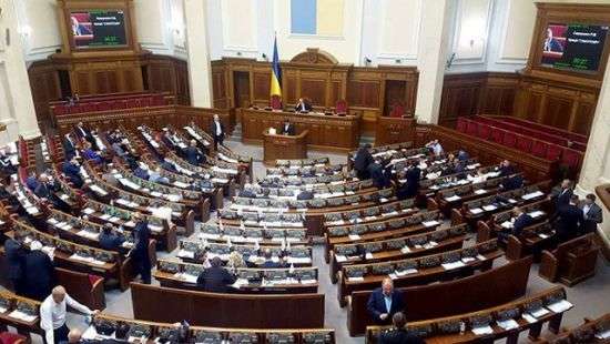 В сентябре регулярно голосовали лишь 60-80 депутатов