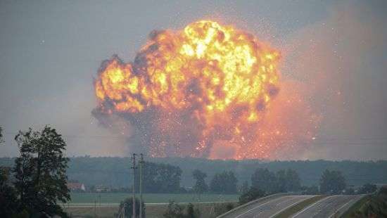 Возле Калиновки восстановлено движение автомобилей и поездов
