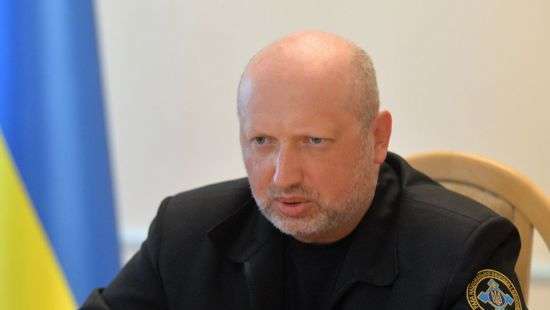 Турчинов: за пожар на арсенале должен ответить глава Генштаба Муженко