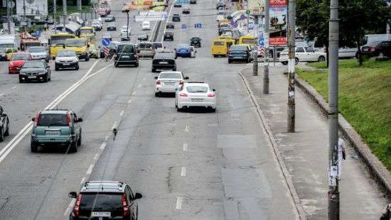 В Украине хотят снизить скорость авто перед пешеходными зебрами