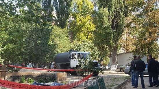 В Киеве коммунальщики нашли обезглавленное тело мужчины