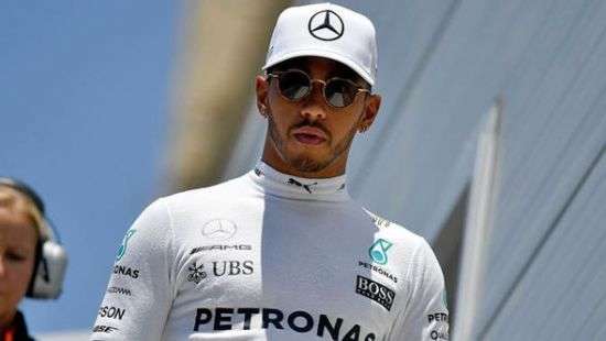 Британский пилот выиграл 70-й поул в карьере