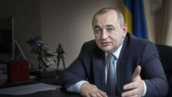 Матиос заявил, что каждый украинец должен иметь оружие