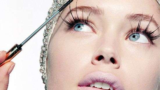 Специалисты назвали 5 главных опасностей наращенных ресниц