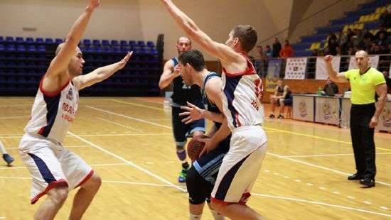 «Днепр» обыграл «Политехник» в Суперлиге