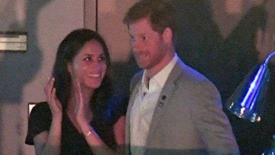 Папарацци засняли поцелуи принца Гарри и Меган Маркл (ФОТО)