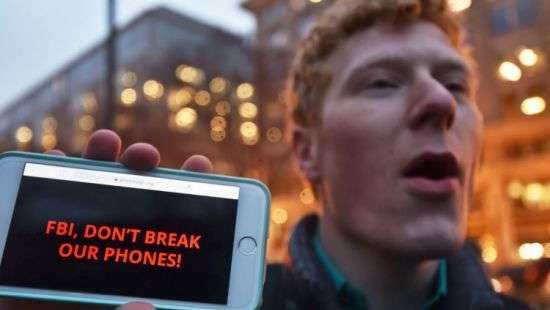 ФБР позволили не раскрывать разработчика программы для взлома iPhone