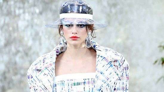 Неделя моды в Париже: показ Chanel и Miu Miu (ФОТО, ВИДЕО)