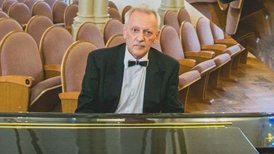 Известный пианист умер во время исполнения джазовой фантазии «Это все Россия»