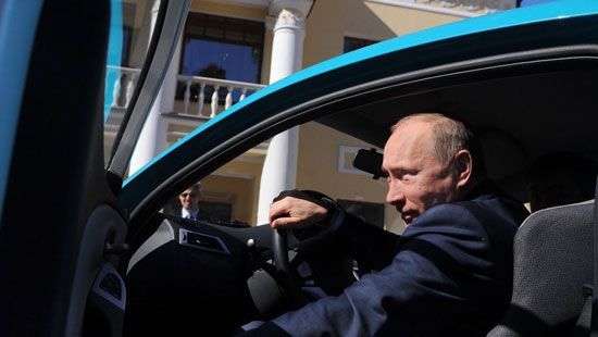 Это не я: Путин открыл причину разрыва между богатыми и бедными в России