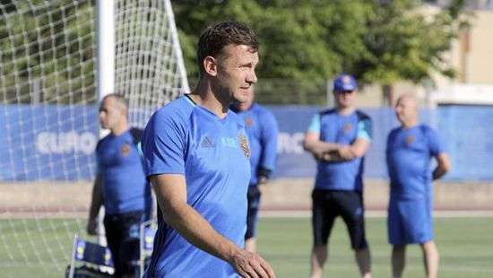 Трое украинцев попали в список худших форвардов АПЛ