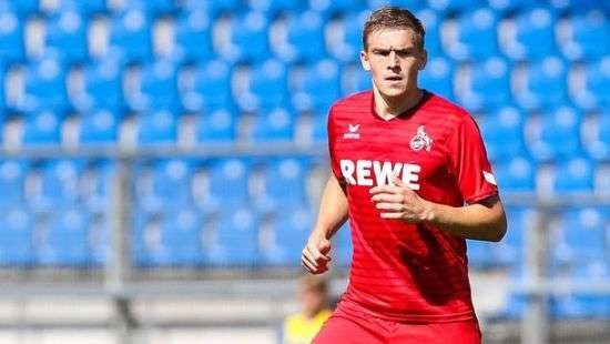 Футболист сборной Латвии завершил карьеру из-за жены