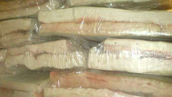 Украинские пограничники на границе с РФ обнаружили грузовик сала