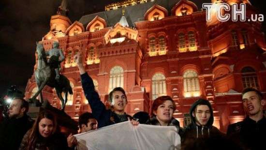 В Москве жестко пресекли ночную акцию протеста