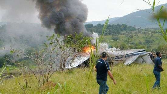В Боливии рухнул небольшой самолет с пассажирами, есть жертвы