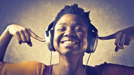 Топ-10 лучших песен для поднятия настроения (ВИДЕО)