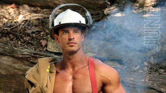 Пожарные Австралии разделись для фотосессии (ФОТО/ВИДЕО)