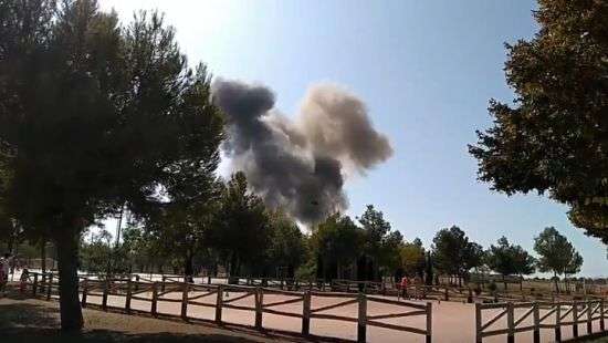 В Испании после парада разбился истребитель: есть погибший (ФОТО/ВИДЕО)