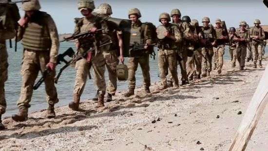 Военные показали, как закаляют украинских морпехов